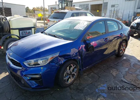 2021 Kia Forte Lxs z USA, uszkodzony, nr VIN 3KPF24AD4ME376128